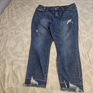 Judy Blue Distressed Ankle Jeans in Dark Blue